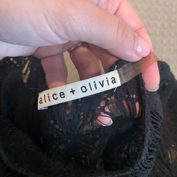 Alice + Olivia Black Crochet Lace Top Size L - Picture 3 of 7